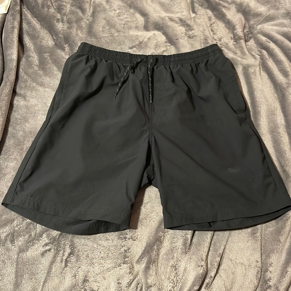Columbia athletic shorts